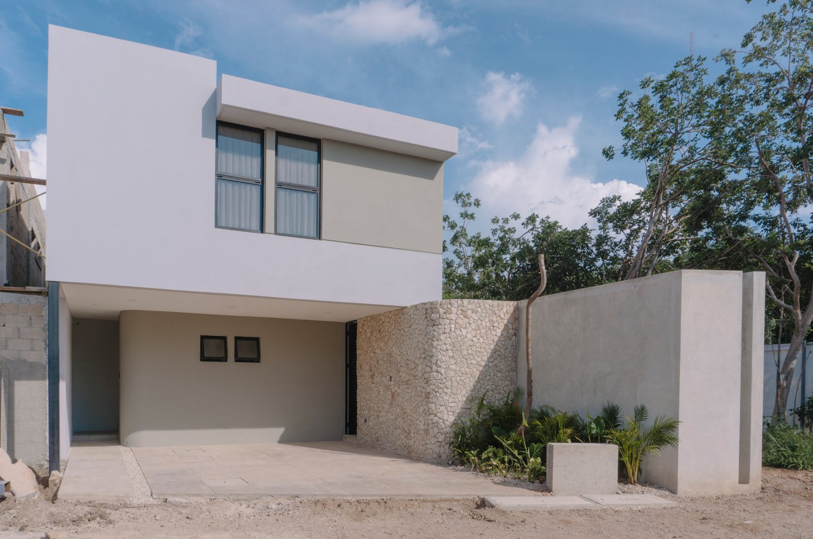 1564-Casa-en-venta-de-3-habitaciones-en-Rosamora-Conkal-con-servicios-a-unos-pasos-H (9).jpg